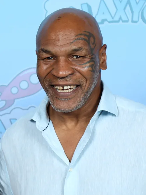 Mike Tyson at a GalaxyCon Austin photo op, 2023